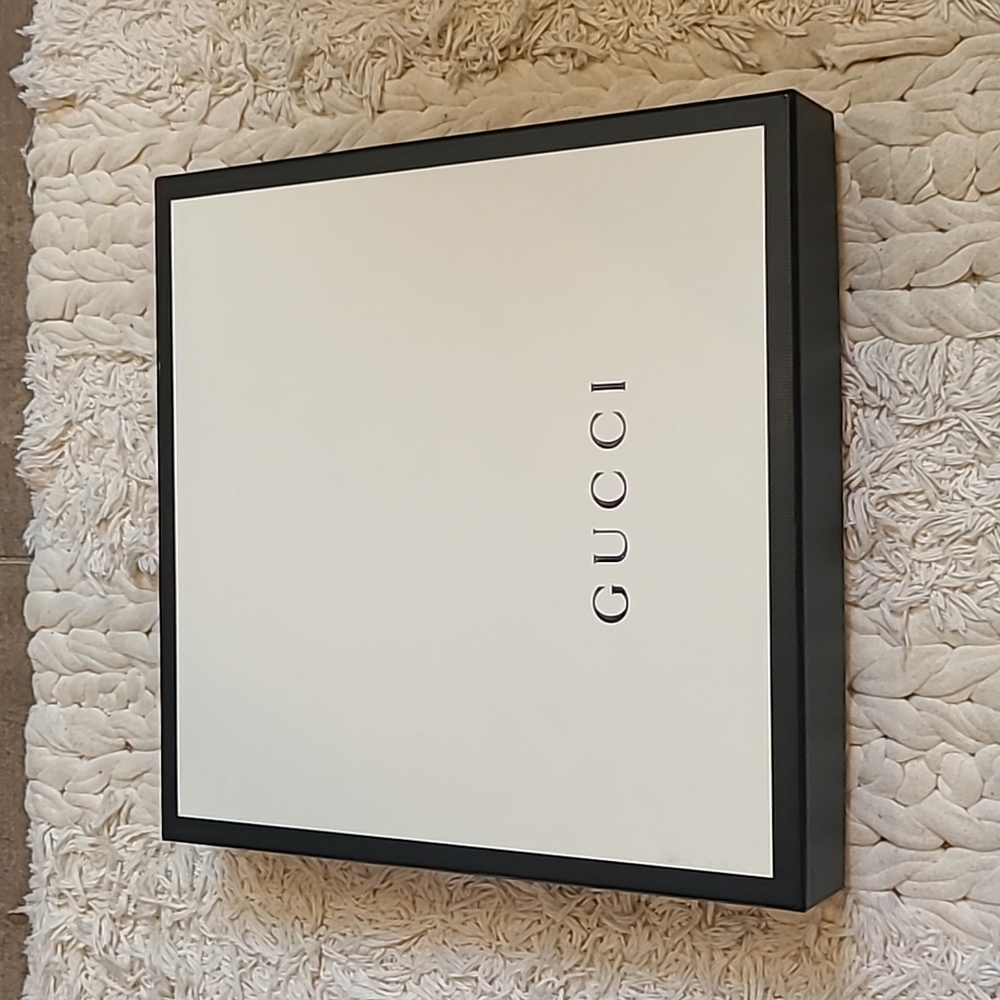 Gucci scarf box